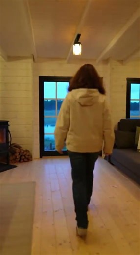 Садовый дом 6×6 с террасой у озера — красота и отдых