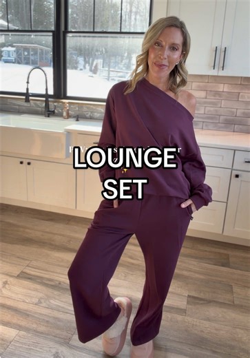 #loungeset #loungewear #athleisurewear #momsoftiktok