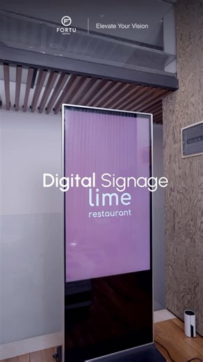 Perkuat brand Anda lewat visualisasi yang memikat. Fortu Digital Signage memproyeksikan produk dan brand Anda dengan tampilan yang jelas, hidup, dan penuh karakter. Mari didkusikan kebutuhan bisnis Anda melalui link di bio! #digitalsignage #digitalsignagejakarta #digitaladvertising #visualadvertising #fortudigital #standingsign | Fortu Signage