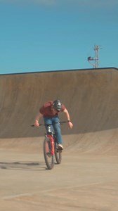 When a simple backflip isn't quite enough, Tom Cardy lands in manual with a cheeky flair to top things off 🤯 Putting our Chaos wheels to the test! 👊 https://www.halowheels.com/shop/wheels/chaos-dirt-jump-26-wheels/ #HaloWheels #RiddenEverywhere #HaloChaos #mtb #jumpbike #skatepark #backflip #mtbstunts #wheeliewednesday #wheeliegood | Halo Wheels