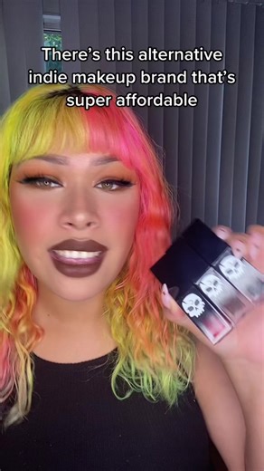 Indie Alternative Makeup Tips from a True Alt Girl