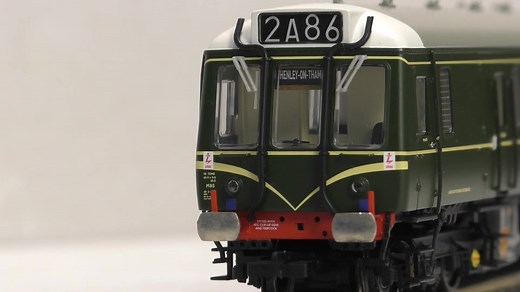 原up主展示1/76 OO比例的新版英国铁路class121内燃动车模型视频搬运～轨道交通火车迷dmutrain柴联车气动车railfan