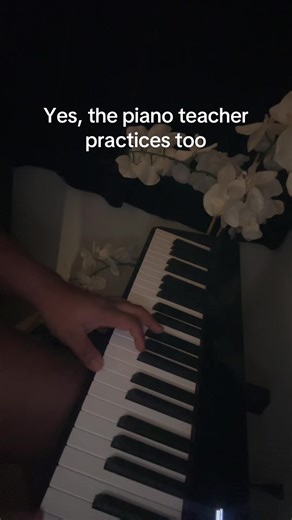 Trying to get this Erroll Garner style down! This is my mission in January! Yes I practice too. But I ALSO teach 👀 If you’re interested in taking piano lessons with me, comment below, follow me, message me, visit my website triceentertainment.org, etc. I am here for you and very easy to book with. #pianoteacher #pianolessons #fy #onlinepianolessons #fyp