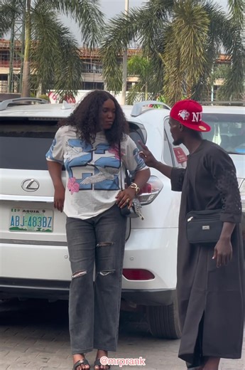 Hug prank #fypppppppppppppp #viralvideos #funyvideo #mrprank #everyone