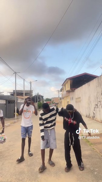 Vidéos de • ᗩᒪᗩᗪᗪᎥᑎ ᗝᖴᖴᎥᑕᎥᗴᒪ• (@77.aladdin) avec son original - mde.trend🌟