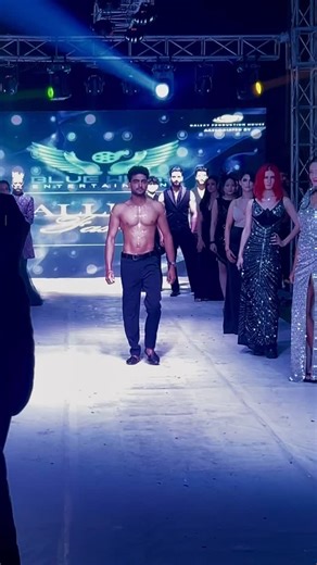 Krishna Rajput on Instagram: "Modling krne gya tha 🤓"