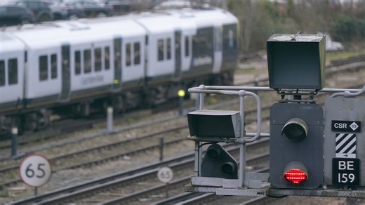 Rail disruption: Radio fault causing cancellations and delays well over an hour across southern England