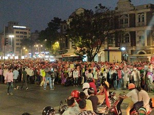 10K views · 421 reactions | Farmers from 21 districts of Maharashtra - thousands of whom had gathered yesterday at Nashik and set off to march 180 km to Mumbai - began trickling into the state capital Sunday evening, ahead of a massive rally tomorrow to protest the centre's controversial new agriculture laws. | NDTV | Facebook
