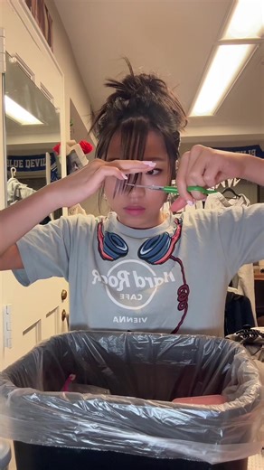 first time with real bangs idk how to style them pls help #bangs