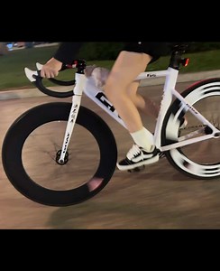 Learning Fixed Gear Cycling Techniques