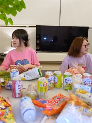 【念願🍺】ついに全員でお酒パーティー❤️女4人の大騒ぎ飲み会開催したら、楽しすぎて鬼酔っ払った😇06