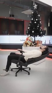 56K views · 292 reactions | Unboxing a Secretlab chair this festive season? Cruise through the holidays with award-winning comfort. https://secretlab.co #12DaystoChristmas | Secretlab | Facebook