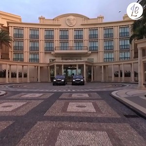 The ultimate Gold Coast escape, but make it fashion: Palazzo Versace is ready to welcome you into five-star luxury with a glamorous escape that combines award-winning dining with a sunkissed location. Book yours today with dates until June 2022 – get in quick, it's selling fast > https://bit.ly/2YT3wof | Luxury Escapes