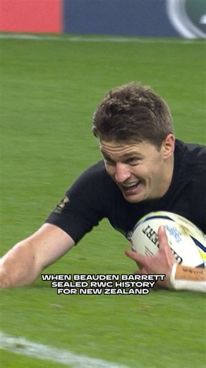 Becoming the first team EVER to defend their #RWC title, in some style 🤯 🖤 Who else remembers this incredible @beaudenbarrett try in the #RWC2015 Final ⁉️ To witness more #RWC magic, create and activate your ticketing account now to access the #RWC2027 Presale | Rugby World Cup