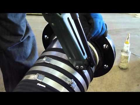 BAND-IT Ultra-Lok clamping tool UL4000-B in use