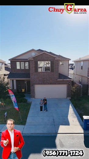 🔥 ¡OPORTUNIDAD EN LAREDO! 🔥 📍 1006 Kus Dr. – ¡Casa casi nueva! 💰 $320,000 🏡 2 pisos | Construida en 2020 🛏️ 4 recámaras 🛁 2.5 baños 🚗 Cochera doble 🌞 Paneles solares 🔒 Completamente cercada 📐 1,840 sq ft de construcción 🏫 UISD – San Isidro Southwest-Antler ✔️ Acepta FHA, VA, Convencional y Section 8 ✔️ Excelente ubicación, cerca de IH-35 y Loop 20 💥 Ideal para vivir o invertir. Casas así no duran en el mercado. 📲 Mándame mensaje o llámame hoy mismo para más info o para agendar tu c