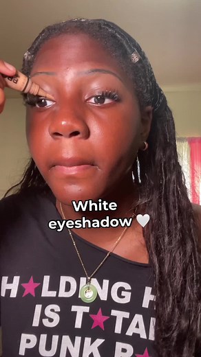 Creative White Eyeshadow Makeup Tutorial