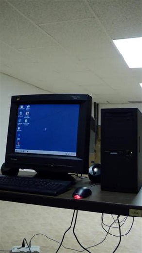 奔3老机上 Windows Me 的快速关机 #奔3 #Windows #WindowsMe #快速关机