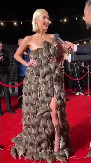 Most awkward dress at red carpet #fashion #fashiontrends #viral #fashionstyle #redcarpet
