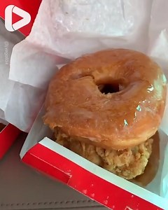 KFC just made a doughnut burger and it looks amazing! 🤯🍔 | IGV