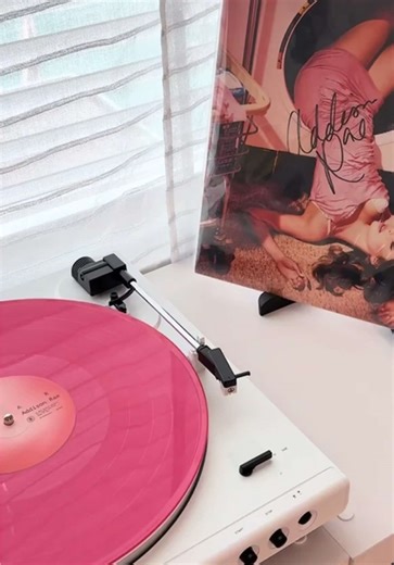 awaiting my new personality aka AR2 #addison #addisonrae #sunrae #vinylcheck #vinyl @Addison