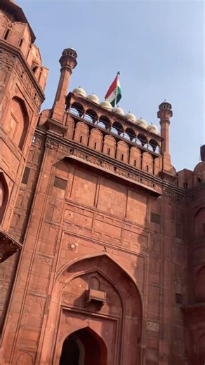 1660 Me Banwayi Gayi Yeh Deewar | Lal Qila Ka Hidden Gate | Aurangzeb Ka Banwaya Hua Raaz #delhivlog