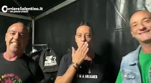 Salento Music Festival, stasera gli Avvocati Divorzisti a San Donato, grande successo ieri per i Sud Sound System A San Donato di Lecce, presso il parco dello sport, della musica e della cultura, grande musica e grande spettacolo per il Salento Music Festival. Gaia Quarta De Marco ha intervistato per noi i Sud Sound System ed il sindaco di San Donato di Lecce Alessandro Quarta. Appuntamento stasera, 11 Agosto, con gli Avvocati Divorzisti, Davide Corsano & Greta Portacci. | Corriere Salentino