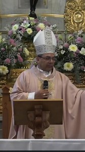 Las posadas son para rezar y cantar villancicos no para bailar y hacer ruido, reclamó el obispo, Juan Espinoza, quien llamó a los fieles a conservar el verdadero sentido de la Navidad. #LuceroÁlvarez #Aguascalientes #Posadas #posadasnavideñas #navidad #iglesia #Obispo #religion | Lucero Alvarez