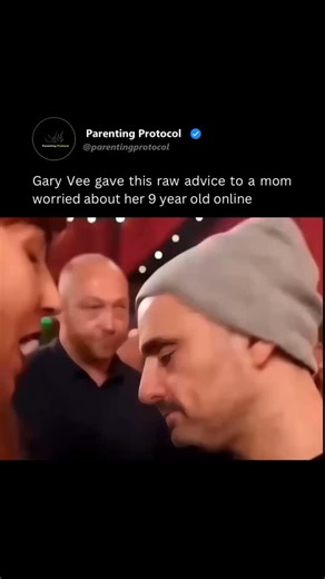Positive & Conscious Parenting Guide on Instagram: "Follow @parentingprotocol for the parenting tips & insights every modern parent needs Every parent asks the same question. How do I protect my child from the dangers of the internet 🌍 According to Gary Vee, there are only two real answers. One is limiting screen time, which we all know is harder than it sounds. The second is far more powerful and often overlooked. The strongest form of online protection is self esteem ❤️ When children are conf