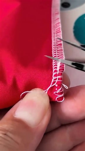 43K views · 293 reactions | #sewingmachine #sewingtips #overlockmachine Video by The Yi | Sophia Clara | Facebook