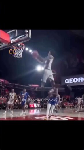 Signature windmill dunk from Dominique Wilkins Son 🥶
