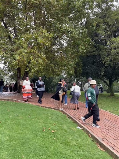 UJ Graduation Hair & Makeup Looks