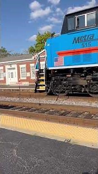 METRA SD70MACH Locomotive on Train 2711 arrives @ ELGIN, Illinois on October 4, 2025