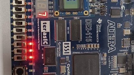 四位二进制计数器（附加7段数码管显示）