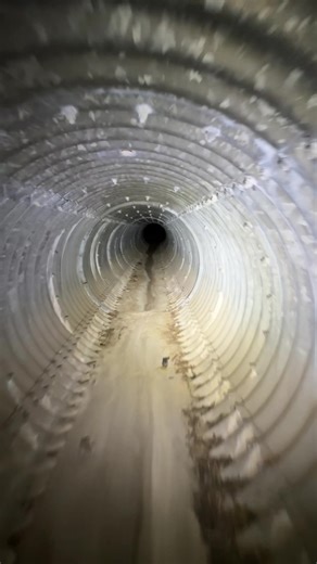 廃神社への神秘的なトンネル探険