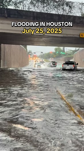 Earlier in Northeast Houston, Texas - Flooding near 59 and Crosstimbers from @stormchaserhtx #txwx #houwx #flood #weather #houston #texas | Texas Storm Chasers