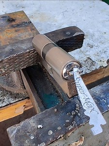 1.5M views · 2.6K reactions | The Easy Way to Remove a Broken Key from a Door Lock! | Saad Crafts | Facebook