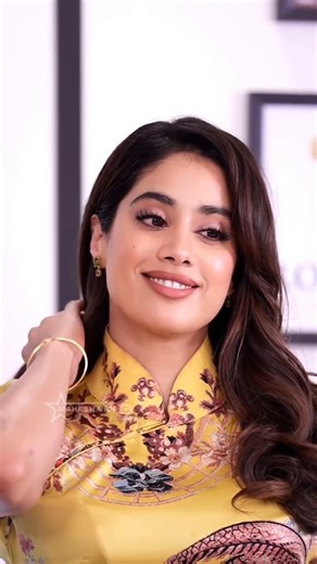 janvi smile is very hot