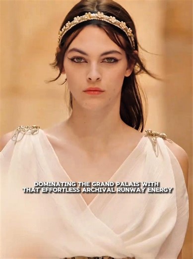 Young Vittoria Ceretti 2017 Chanel Goddess Walk #vittoriaceretti #chanel #fashion #runway