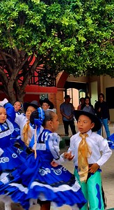 ¡Polka polka y más polka, con los pequeños! #chihuahua #ConcursoDePolkas #teatro #concurso #GrupoDeDanza #folklormexicano #danzafolkloricamexicana #culturamexico #polkas #danzafolklorica | Vive la Polka