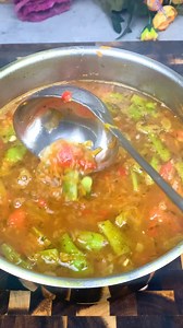 Ciorba de pastai cu legume, o reteta simpla si gustoasa Reteta 🌸1/2 praz 🌸2 buc ceapa 🌸1 ardei 🌸3 morcovi 🌸1/2 telina 🌸200 gr pastai 🌸2 l apa 🌸cimbru 🌸sare piper 🌸rosii #ciorbe #pastai #retete #mancare #ciorbadepost #retetedepost #retetesimple ##romanian | Ella Cooking