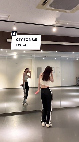 TWICEの新曲『CRY FOR ME』をダンスで表現する魅力に迫る
