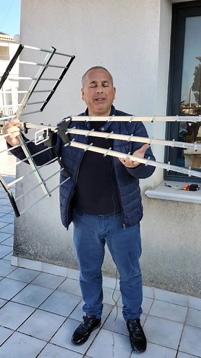 tutorial per principianti come installare una antenna TV con amplificatore ed alimentatore