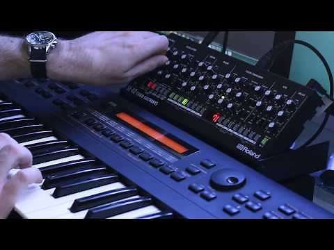 Roland SE-02 - XMOD-A (Crossmod) Demo - Mike Pensini