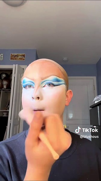 #drag #dragqueen #dragqueensoftiktok #dragqueenmakeup #youngdragqueen #dragqueentransformation #dragmakeup #dragartist #artist #makeup #makup #fypp #dragtutorial #makeuptutorial #oliviarodrigo