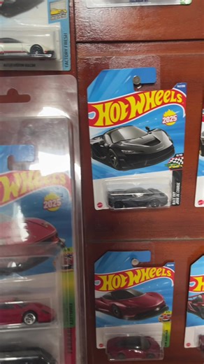 Unveiling the Ferrari F40 Diecast Model