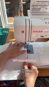 Perfect for holiday gift-giving, Ambassador Jessica (Jessica Shaw) has created this easy laptop sleeve tutorial! Are you making one? Share your pics⬇️️! | Singer North America