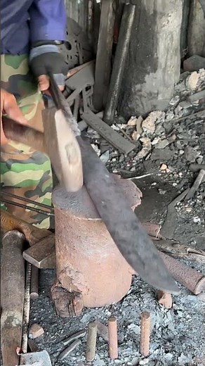 Blacksmithing technique creating modern sword #blacksmith #traditional #forging