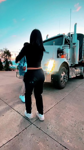 CUMBIA KALIENTE (Oficial) on TikTok