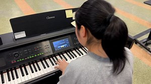 Exchange student shares culture with classmates